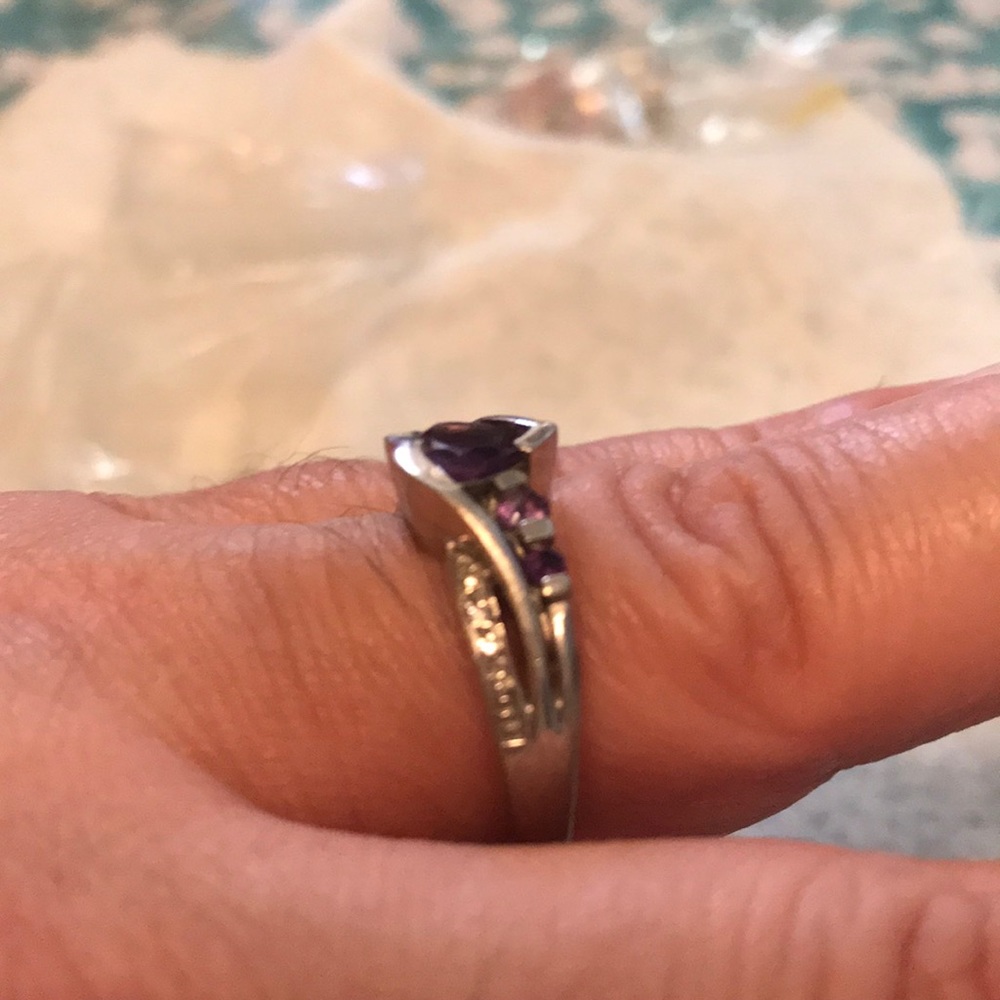 Jewelry - Picture 2 of 3